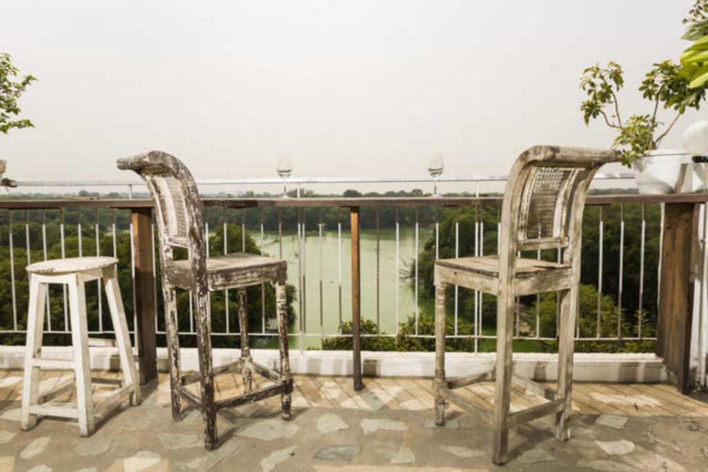 The Lazy Patio Homestay Нью-Дели Экстерьер фото